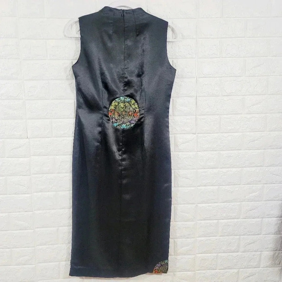 Silk Chinese floral dress. - Picture 2 of 5